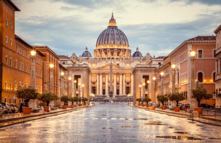 St. Peters Basilica 750x487 1 - How Many Days Will Be Enough For A Trip To The Vatican?